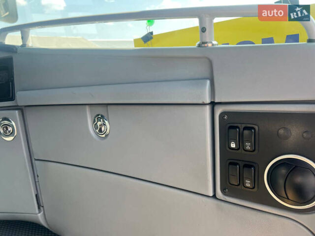 Білий Van Hool TX15, об'ємом двигуна 12.9 л та пробігом 650 тис. км за 150000 $, фото 13 на Automoto.ua