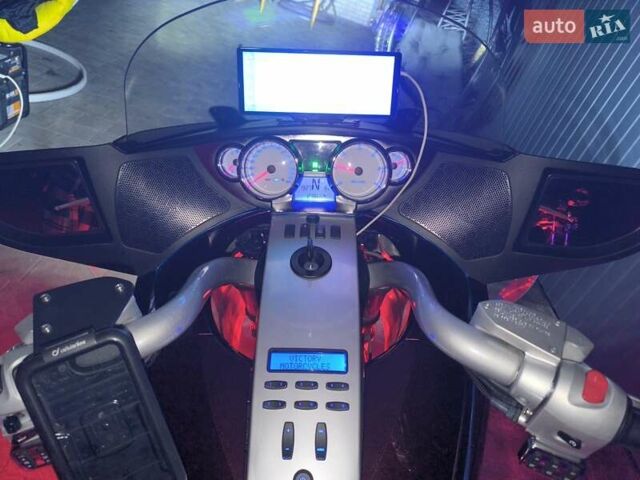 Красный Виктори Визион Тур, объемом двигателя 1.73 л и пробегом 27 тыс. км за 12700 $, фото 2 на Automoto.ua