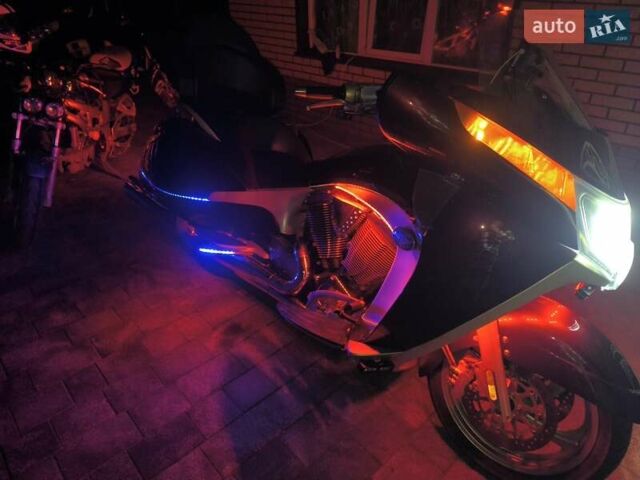 Красный Виктори Визион Тур, объемом двигателя 1.73 л и пробегом 27 тыс. км за 12700 $, фото 7 на Automoto.ua