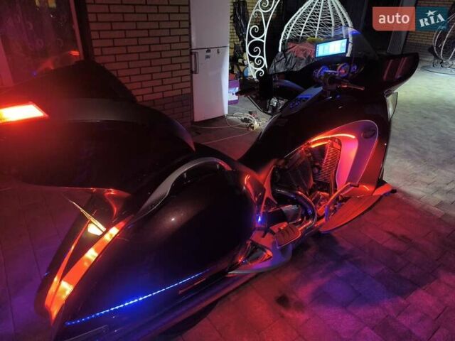 Красный Виктори Визион Тур, объемом двигателя 1.73 л и пробегом 27 тыс. км за 12700 $, фото 5 на Automoto.ua