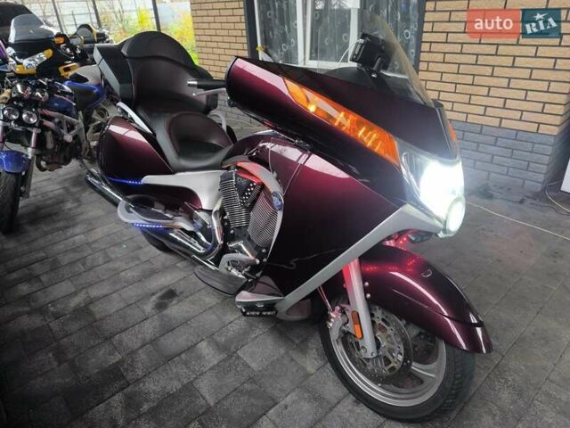 Красный Виктори Визион Тур, объемом двигателя 1.73 л и пробегом 27 тыс. км за 12700 $, фото 12 на Automoto.ua