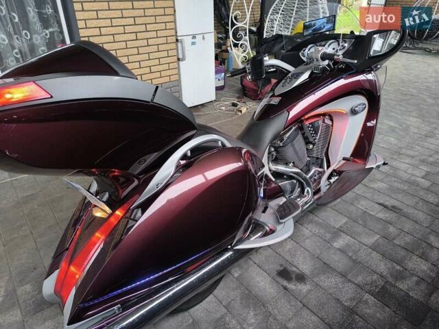 Красный Виктори Визион Тур, объемом двигателя 1.73 л и пробегом 27 тыс. км за 12700 $, фото 1 на Automoto.ua