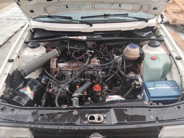 Фольксваген 1600 1989 в Борисполе на Automoto.ua Белый Фольксваген 1600, объемом двигателя 1.6 л и пробегом 437 тыс. км за 700 $, фото 6 на Automoto.ua