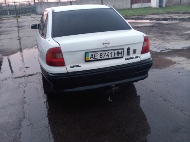 Белый Фольксваген 1600, объемом двигателя 1.6 л и пробегом 290 тыс. км за 2028 $, фото 2 на Automoto.ua