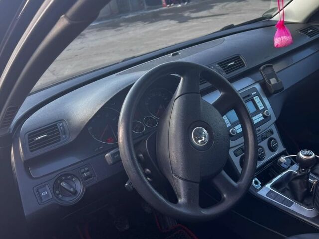 Черный Фольксваген 1600, объемом двигателя 1.6 л и пробегом 211 тыс. км за 6000 $, фото 2 на Automoto.ua