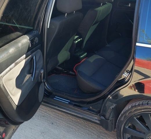 Черный Фольксваген 1600, объемом двигателя 1.6 л и пробегом 321 тыс. км за 4808 $, фото 3 на Automoto.ua