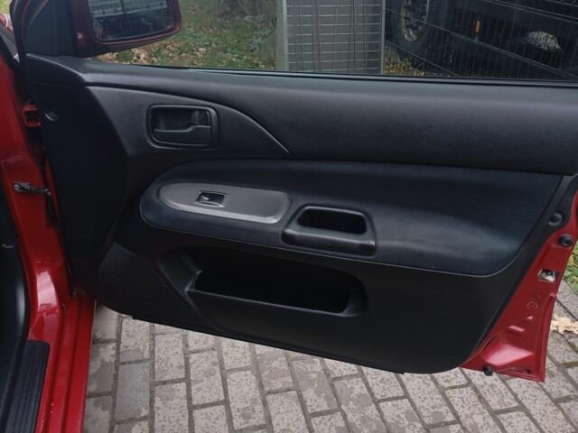 Красный Фольксваген 1600, объемом двигателя 1.6 л и пробегом 176 тыс. км за 4600 $, фото 8 на Automoto.ua