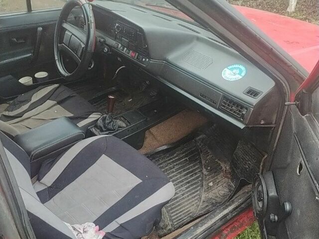 Красный Фольксваген 1600, объемом двигателя 1.6 л и пробегом 400 тыс. км за 591 $, фото 3 на Automoto.ua