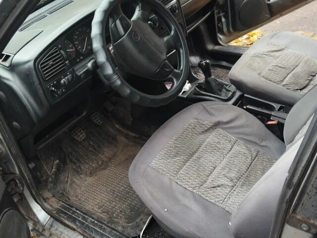 Сірий Фольксваген 1600, об'ємом двигуна 2 л та пробігом 300 тис. км за 1450 $, фото 4 на Automoto.ua