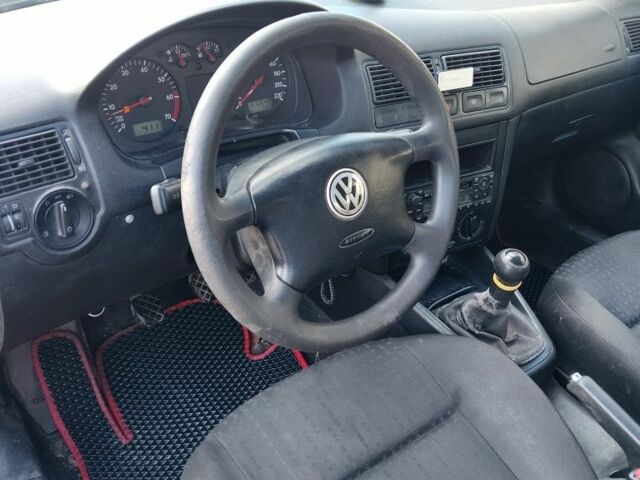 Синий Фольксваген 1600, объемом двигателя 2 л и пробегом 400 тыс. км за 1700 $, фото 2 на Automoto.ua