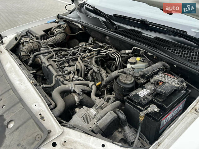 Белый Фольксваген Амарок, объемом двигателя 1.97 л и пробегом 282 тыс. км за 16450 $, фото 40 на Automoto.ua