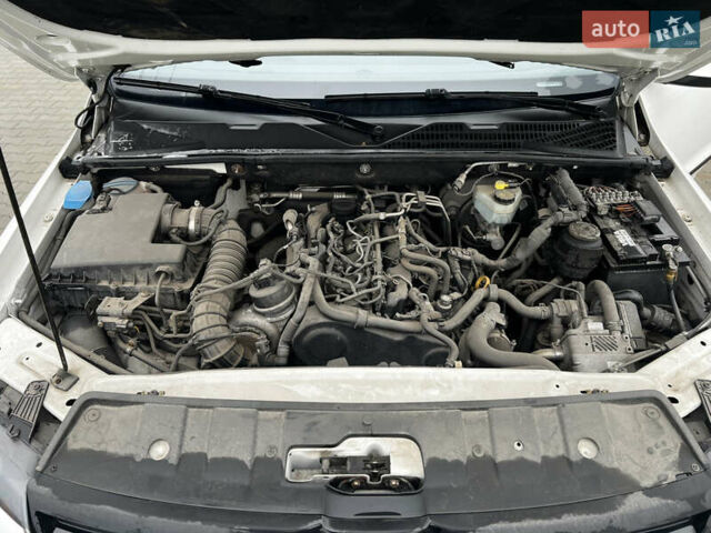 Белый Фольксваген Амарок, объемом двигателя 1.97 л и пробегом 282 тыс. км за 16450 $, фото 39 на Automoto.ua