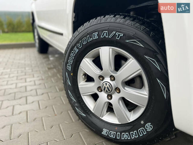 Белый Фольксваген Амарок, объемом двигателя 1.97 л и пробегом 282 тыс. км за 16450 $, фото 11 на Automoto.ua