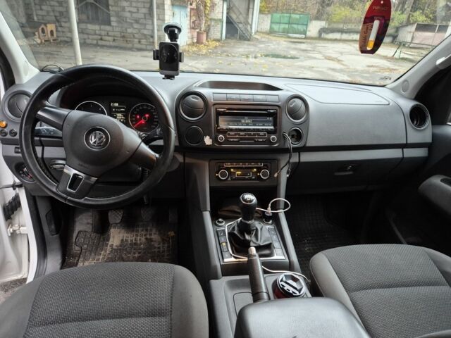 Белый Фольксваген Амарок, объемом двигателя 2 л и пробегом 185 тыс. км за 7300 $, фото 7 на Automoto.ua