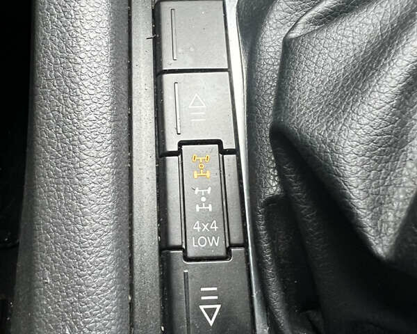 Белый Фольксваген Амарок, объемом двигателя 1.97 л и пробегом 282 тыс. км за 16299 $, фото 30 на Automoto.ua