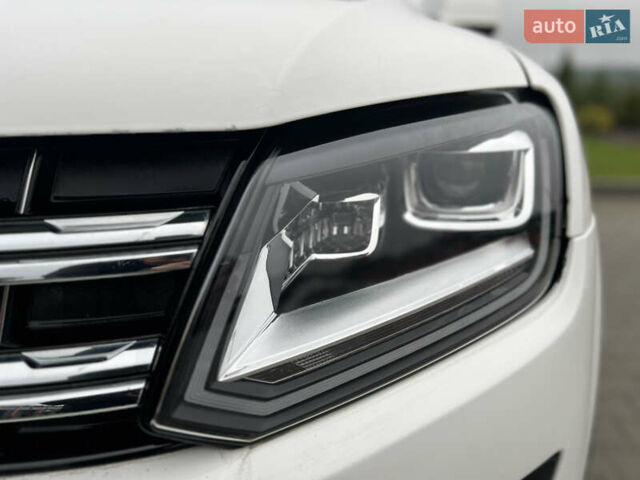 Белый Фольксваген Амарок, объемом двигателя 1.97 л и пробегом 282 тыс. км за 16450 $, фото 7 на Automoto.ua