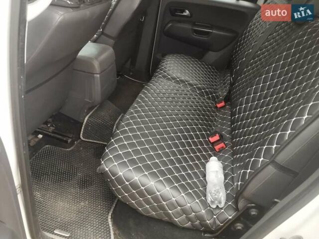Белый Фольксваген Амарок, объемом двигателя 1.97 л и пробегом 363 тыс. км за 15000 $, фото 3 на Automoto.ua
