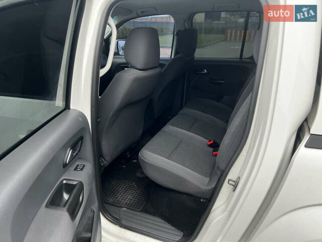 Белый Фольксваген Амарок, объемом двигателя 1.97 л и пробегом 282 тыс. км за 16299 $, фото 33 на Automoto.ua