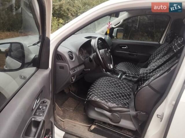 Белый Фольксваген Амарок, объемом двигателя 1.97 л и пробегом 363 тыс. км за 15000 $, фото 5 на Automoto.ua