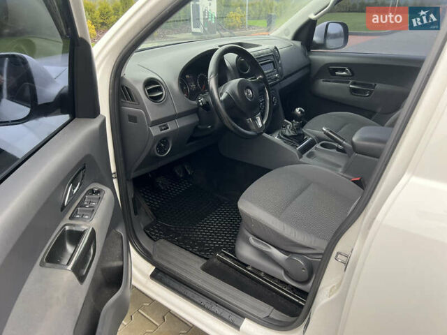 Белый Фольксваген Амарок, объемом двигателя 1.97 л и пробегом 282 тыс. км за 16450 $, фото 20 на Automoto.ua