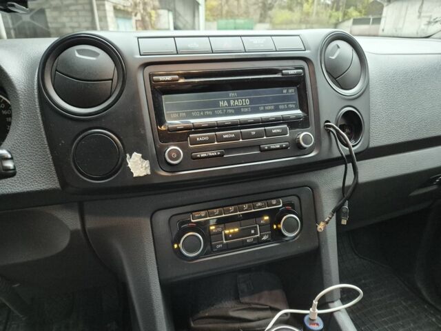 Белый Фольксваген Амарок, объемом двигателя 2 л и пробегом 185 тыс. км за 7300 $, фото 4 на Automoto.ua