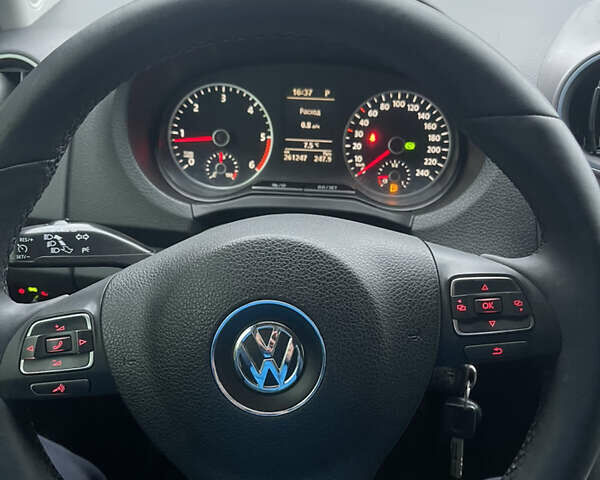 Білий Фольксваген Амарок, об'ємом двигуна 1.97 л та пробігом 261 тис. км за 18500 $, фото 15 на Automoto.ua