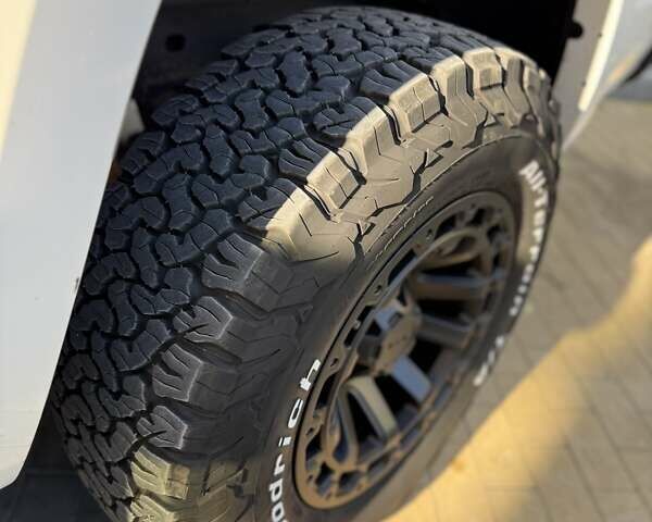 Білий Фольксваген Амарок, об'ємом двигуна 1.97 л та пробігом 223 тис. км за 22300 $, фото 12 на Automoto.ua