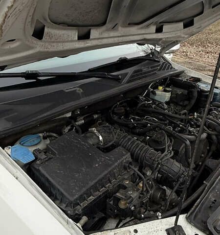 Белый Фольксваген Амарок, объемом двигателя 1.97 л и пробегом 294 тыс. км за 13800 $, фото 4 на Automoto.ua