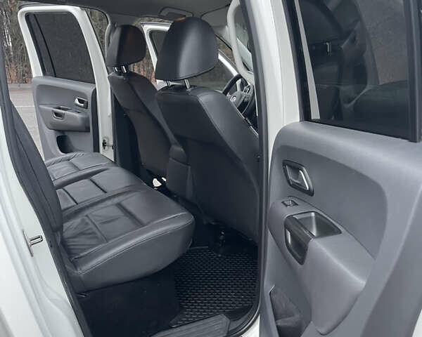 Білий Фольксваген Амарок, об'ємом двигуна 1.97 л та пробігом 261 тис. км за 18500 $, фото 5 на Automoto.ua