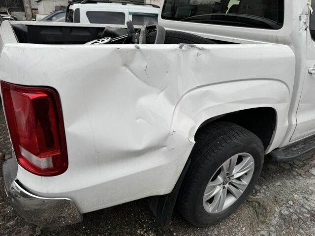 Белый Фольксваген Амарок, объемом двигателя 0 л и пробегом 150 тыс. км за 6000 $, фото 2 на Automoto.ua