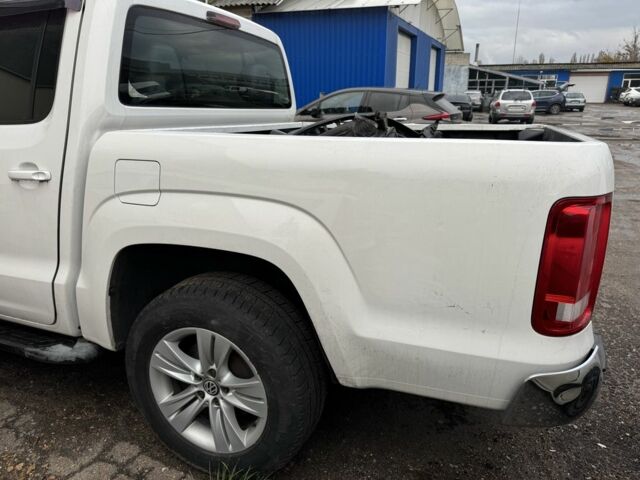 Белый Фольксваген Амарок, объемом двигателя 0 л и пробегом 150 тыс. км за 6000 $, фото 4 на Automoto.ua