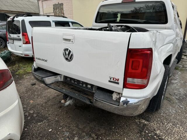 Белый Фольксваген Амарок, объемом двигателя 0 л и пробегом 150 тыс. км за 6000 $, фото 3 на Automoto.ua