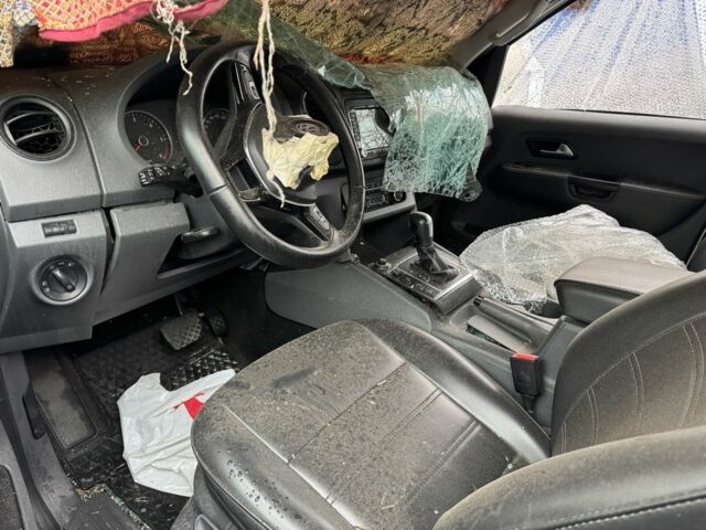 Белый Фольксваген Амарок, объемом двигателя 0 л и пробегом 150 тыс. км за 6000 $, фото 6 на Automoto.ua