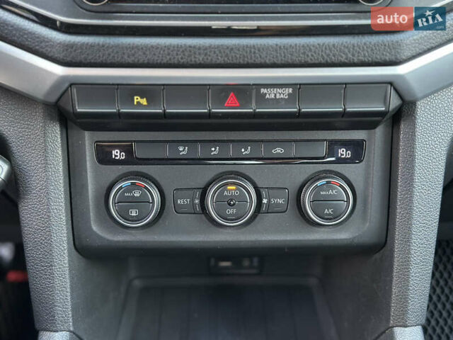 Белый Фольксваген Амарок, объемом двигателя 1.97 л и пробегом 287 тыс. км за 23200 $, фото 15 на Automoto.ua