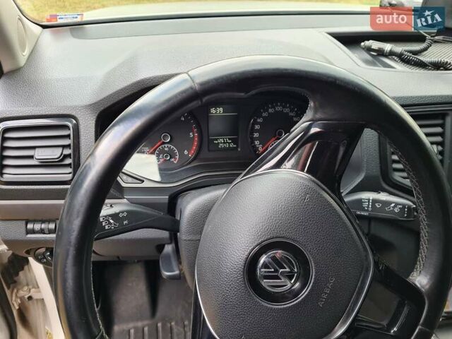 Белый Фольксваген Амарок, объемом двигателя 2 л и пробегом 270 тыс. км за 22500 $, фото 7 на Automoto.ua