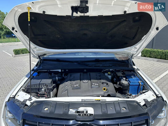 Белый Фольксваген Амарок, объемом двигателя 2.97 л и пробегом 557 тыс. км за 21000 $, фото 18 на Automoto.ua