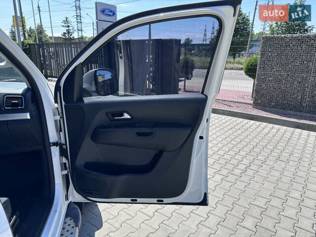 Белый Фольксваген Амарок, объемом двигателя 2.97 л и пробегом 557 тыс. км за 21000 $, фото 37 на Automoto.ua