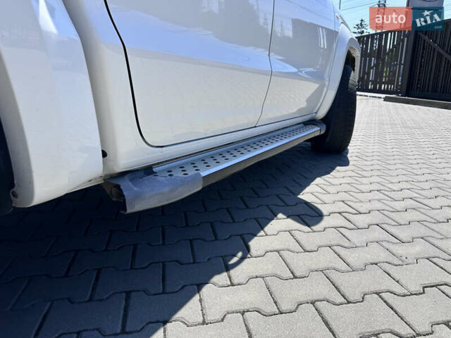 Белый Фольксваген Амарок, объемом двигателя 2.97 л и пробегом 557 тыс. км за 21000 $, фото 19 на Automoto.ua