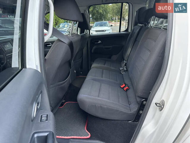 Белый Фольксваген Амарок, объемом двигателя 1.97 л и пробегом 287 тыс. км за 23200 $, фото 19 на Automoto.ua