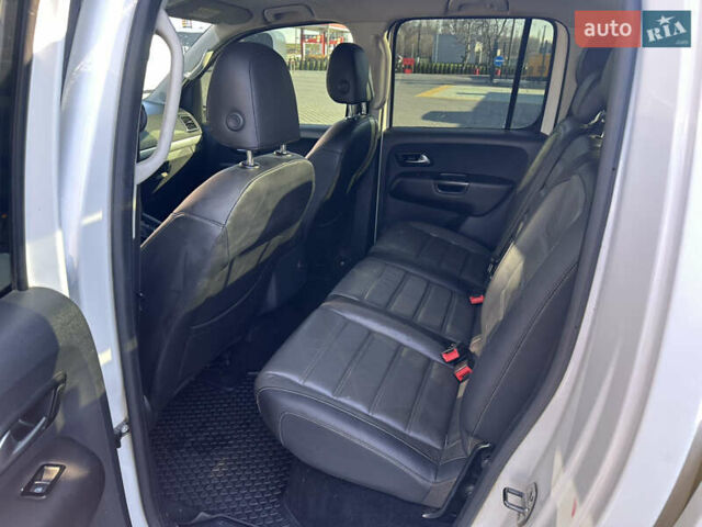 Белый Фольксваген Амарок, объемом двигателя 1.97 л и пробегом 255 тыс. км за 19000 $, фото 12 на Automoto.ua