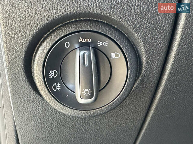 Белый Фольксваген Амарок, объемом двигателя 2.97 л и пробегом 557 тыс. км за 21000 $, фото 16 на Automoto.ua