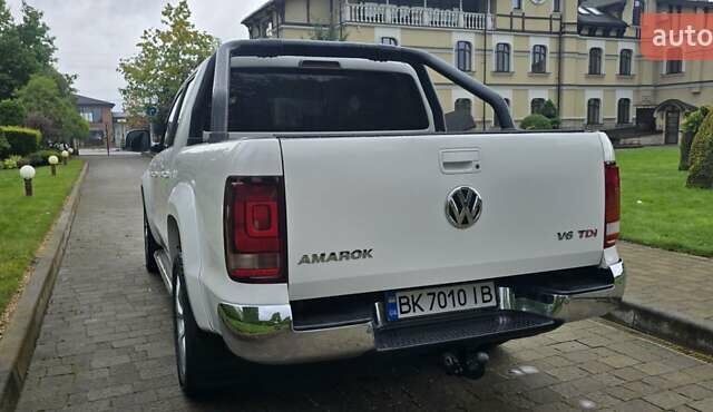 Белый Фольксваген Амарок, объемом двигателя 2.97 л и пробегом 146 тыс. км за 29500 $, фото 16 на Automoto.ua