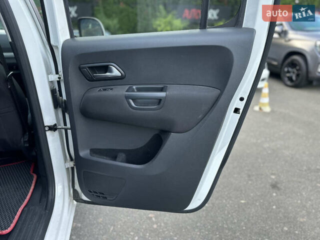 Белый Фольксваген Амарок, объемом двигателя 1.97 л и пробегом 287 тыс. км за 23200 $, фото 22 на Automoto.ua