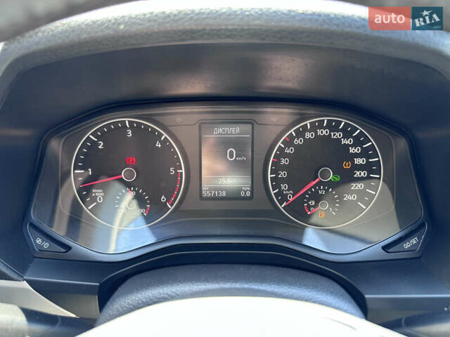 Белый Фольксваген Амарок, объемом двигателя 2.97 л и пробегом 557 тыс. км за 21000 $, фото 25 на Automoto.ua