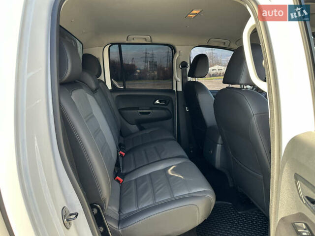 Белый Фольксваген Амарок, объемом двигателя 2.97 л и пробегом 557 тыс. км за 21000 $, фото 29 на Automoto.ua