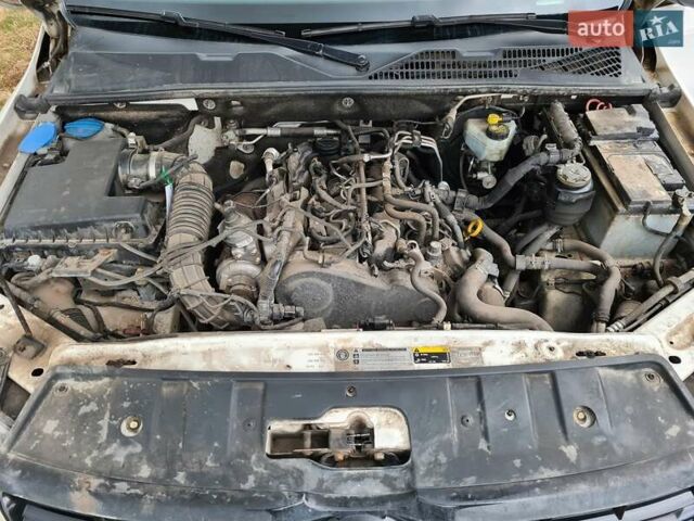 Белый Фольксваген Амарок, объемом двигателя 2 л и пробегом 270 тыс. км за 22500 $, фото 14 на Automoto.ua