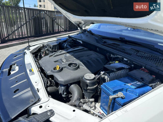 Белый Фольксваген Амарок, объемом двигателя 2.97 л и пробегом 557 тыс. км за 21000 $, фото 16 на Automoto.ua