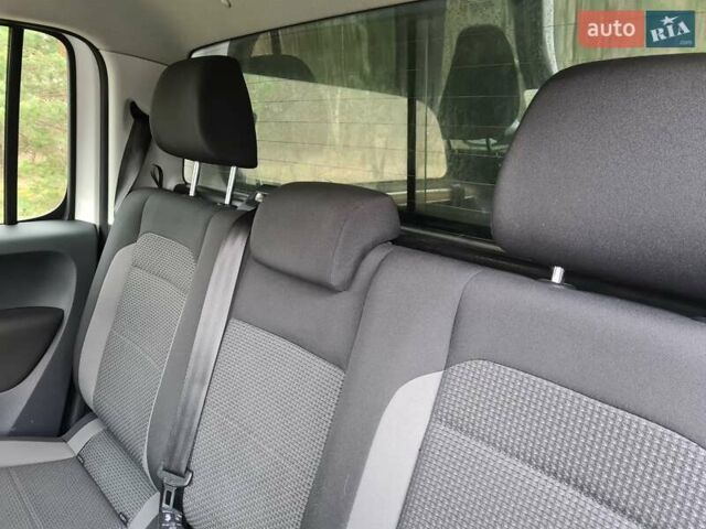 Белый Фольксваген Амарок, объемом двигателя 2 л и пробегом 270 тыс. км за 22500 $, фото 10 на Automoto.ua