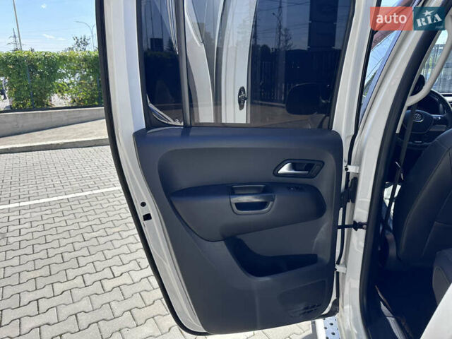 Белый Фольксваген Амарок, объемом двигателя 2.97 л и пробегом 557 тыс. км за 21000 $, фото 32 на Automoto.ua