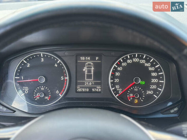 Белый Фольксваген Амарок, объемом двигателя 1.97 л и пробегом 287 тыс. км за 23200 $, фото 10 на Automoto.ua